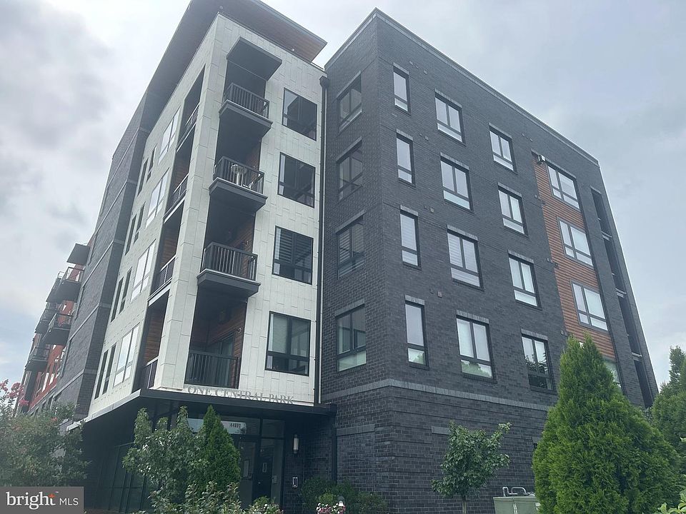 1st image of 44691 Wellfleet Dr #202
