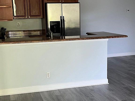 2nd image of 601 Lyons Road