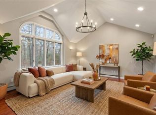 42 Belfield Dr, Johnston, RI 02919