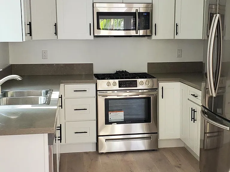 141 S Kenmore Ave #143 & 1/2 — Photo 14