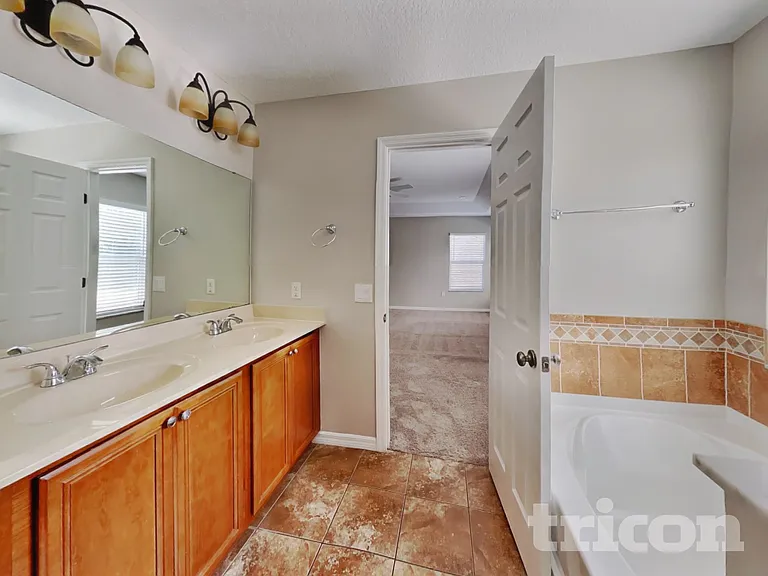 4667 Caverns Dr — Photo 7