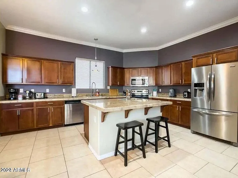 1534 E Kings Ct — Photo 5
