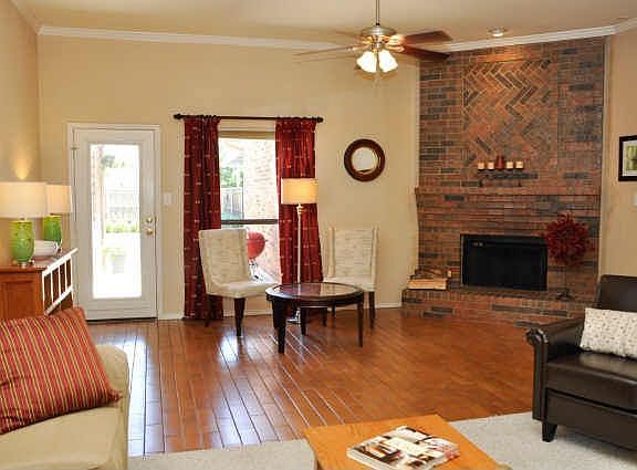 4th image of 5218 Wood Creek Ln
