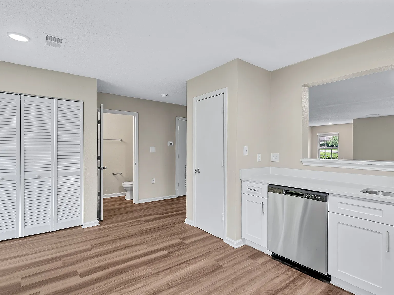 Willow Bend Townhomes — Photo 2
