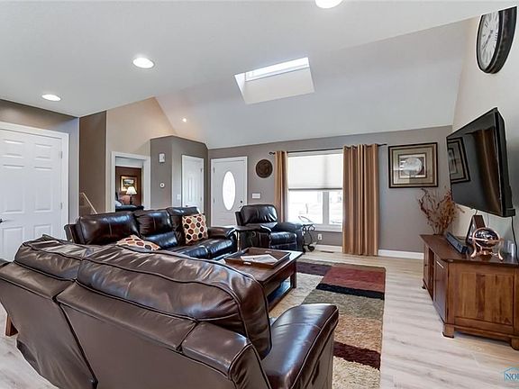 4th image of 238 Thimbleberry Dr