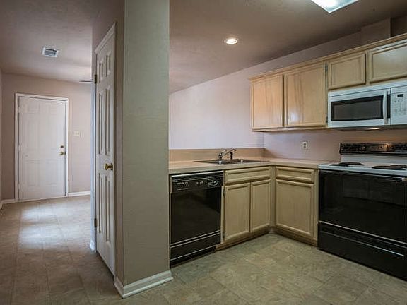 4th image of 1218 Glen Meadow Ln