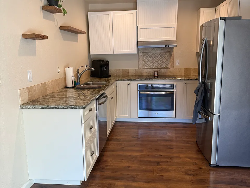 11030 Cobblestone Dr