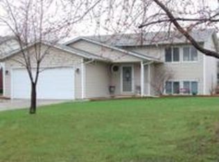 6525 23rd St N, Oakdale, MN 55128