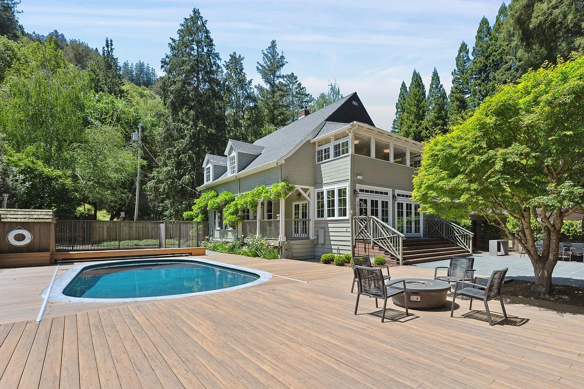 newly remodeled black bottom pool with automatic safety cover. New heater. weekly, routine pool service included. - 106 Bridge Rd
