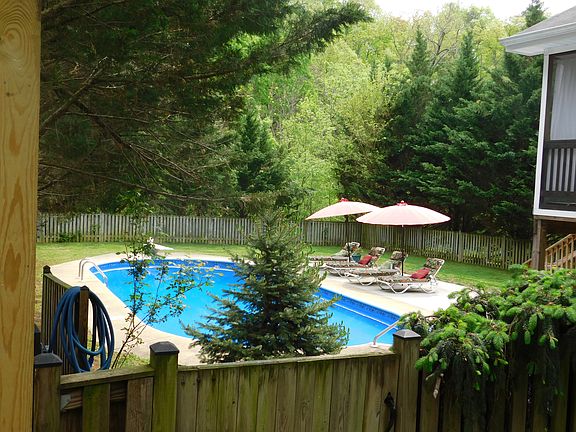 3rd image of 119 Woodys Pl