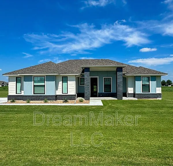 5229 Lily Ln — Photo 1