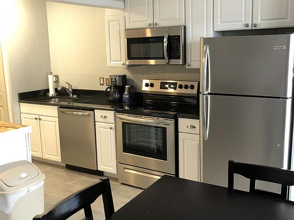 4th image of 225 Pompano Dr SE #A