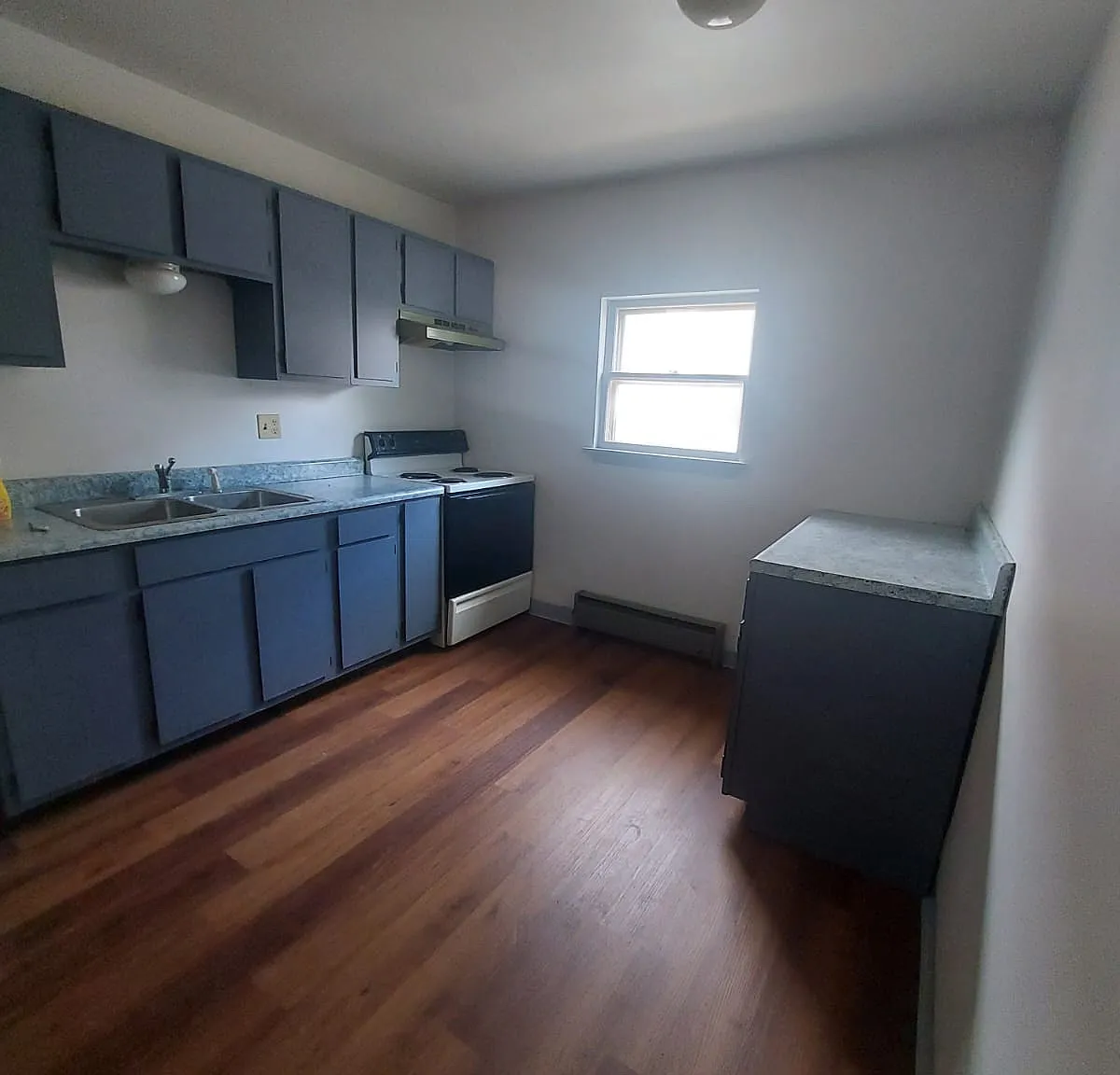2 bed, 950 sqft, $1,200 — Photo 1
