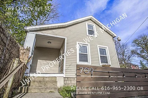 709 Clancy Ave NE Photo 1