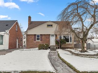 9804 Hubert Ave, Allen Park, MI 48101