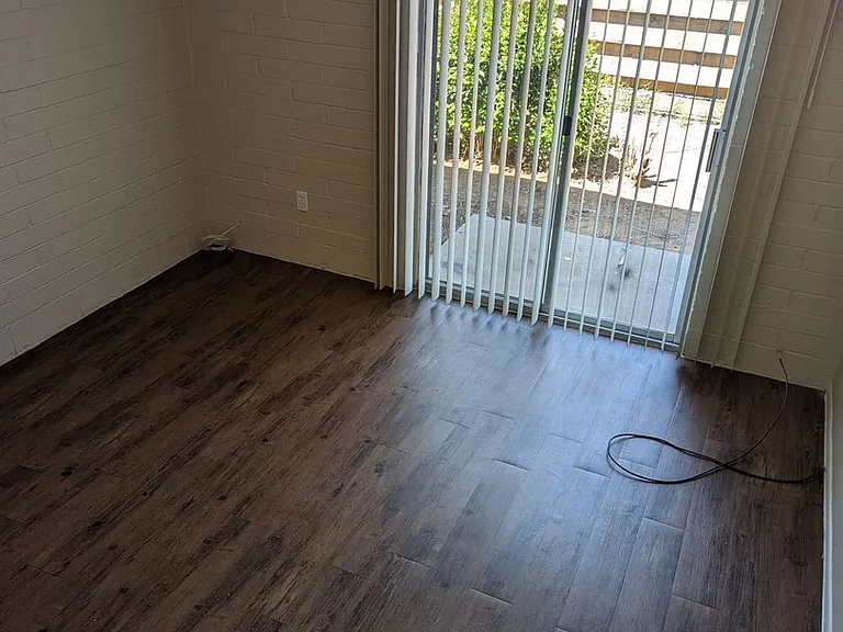 Villa Del Rey Apartment Homes — Photo 11