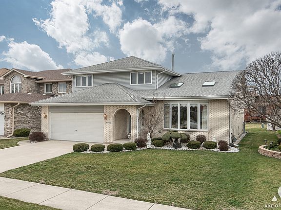 2nd image of 10736 Linder Ave