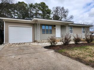 1012 Royal Dr SE, Decatur, AL 35601