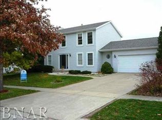 1215 Kenneth Dr, Bloomington, IL