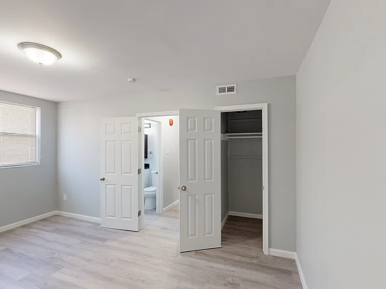 910 Gateway Blvd — Photo 8