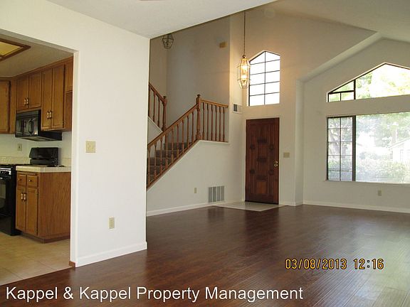 3rd image of 271 Saybrook Ave
