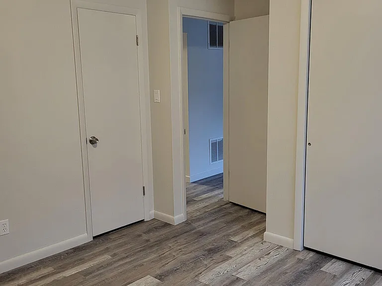 1403 Tappan Cir — Photo 15