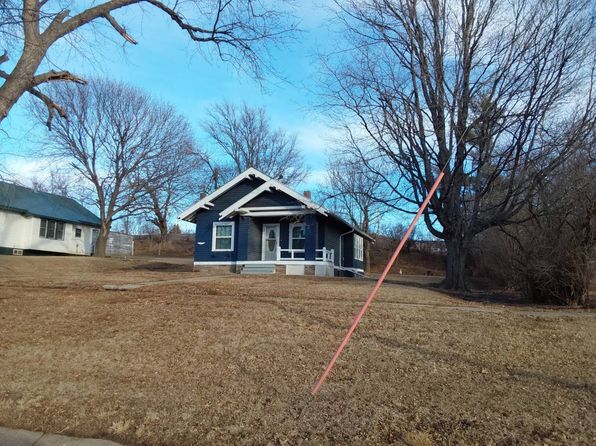 406 S Clark St, Bloomfield, NE 68718
