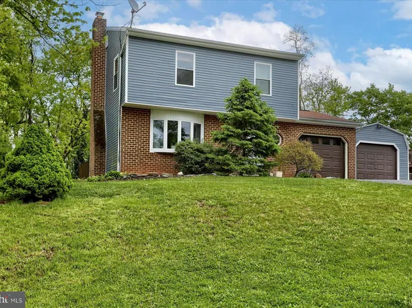 30 Shamrock Ln, Etters, PA 17319