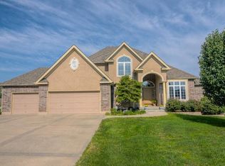 706 Cross Creek Dr, Grain Valley, MO 64029