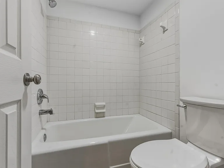 2900 Woodrich Dr #202 — Photo 10