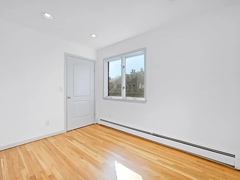 456 Jane St #B — Photo 13