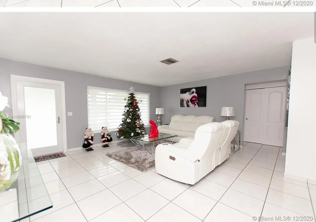 4 bed, 2069 sqft, $3,600 — Photo 3