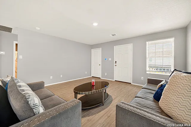 6427 Kemper Pl — Photo 5