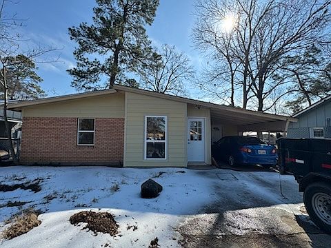 1st image of 922 Windsor Dr