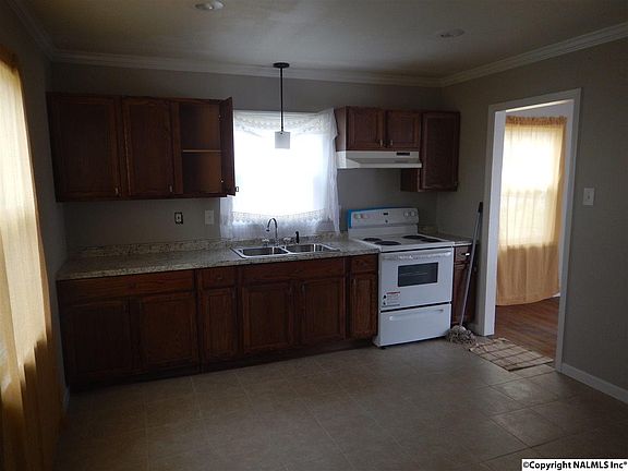 5th image of 2818 Union Dr NW