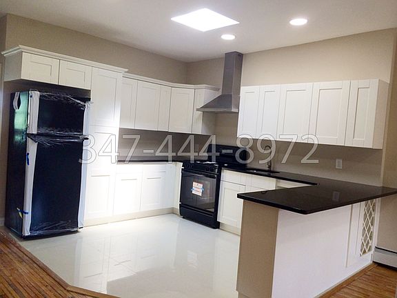3rd image of 2906 Tiemann Ave