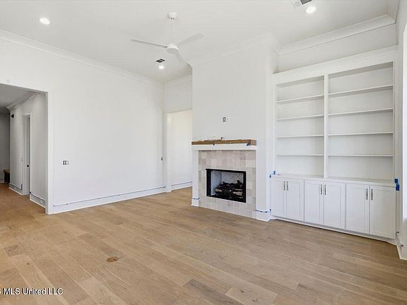 5th image of 143 Water St