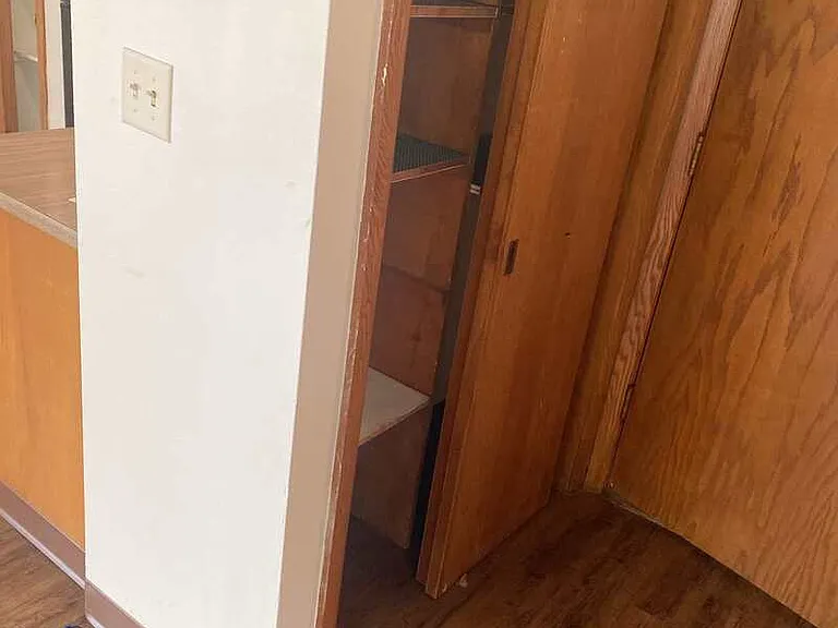 210 N Summit St #1 — Photo 9