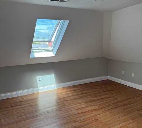 3rd image of 1235 Middlesex St APT 1