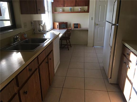 4th image of 10051 Bentley Ave