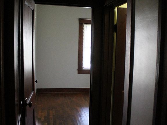 4th image of 701 W Patterson St