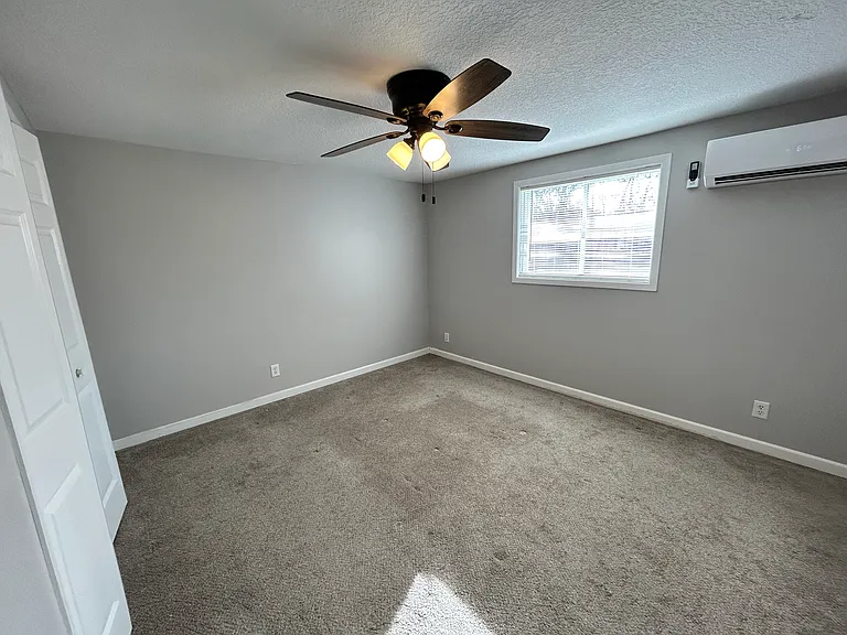 2271 S Cost A Plenty Rd #4 — Photo 5