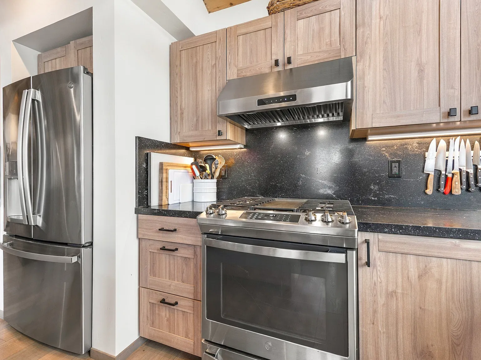 4 bed, 1368 sqft, $3,800 — Photo 4