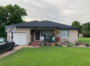407 E Oklahoma St, Walters, OK 73572