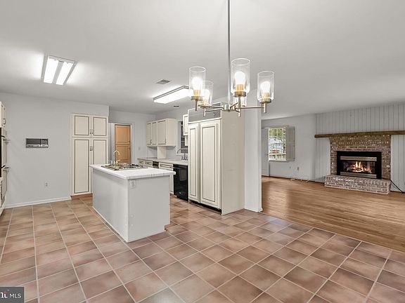 5th image of 8938 Mount Patapsco Ct