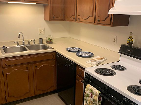 4th image of 3939 N Murray Ave #504