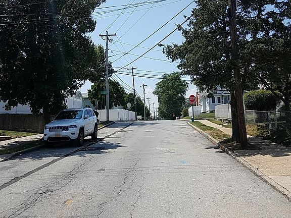 4th image of 1396 Sweetman Ave