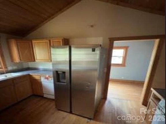 4th image of 96 Meadowlark Ln