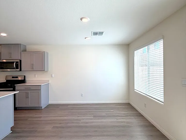 5646 Mesa Sedona St — Photo 9