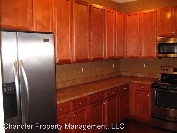 3rd image of 1339 Emsworth Dr
